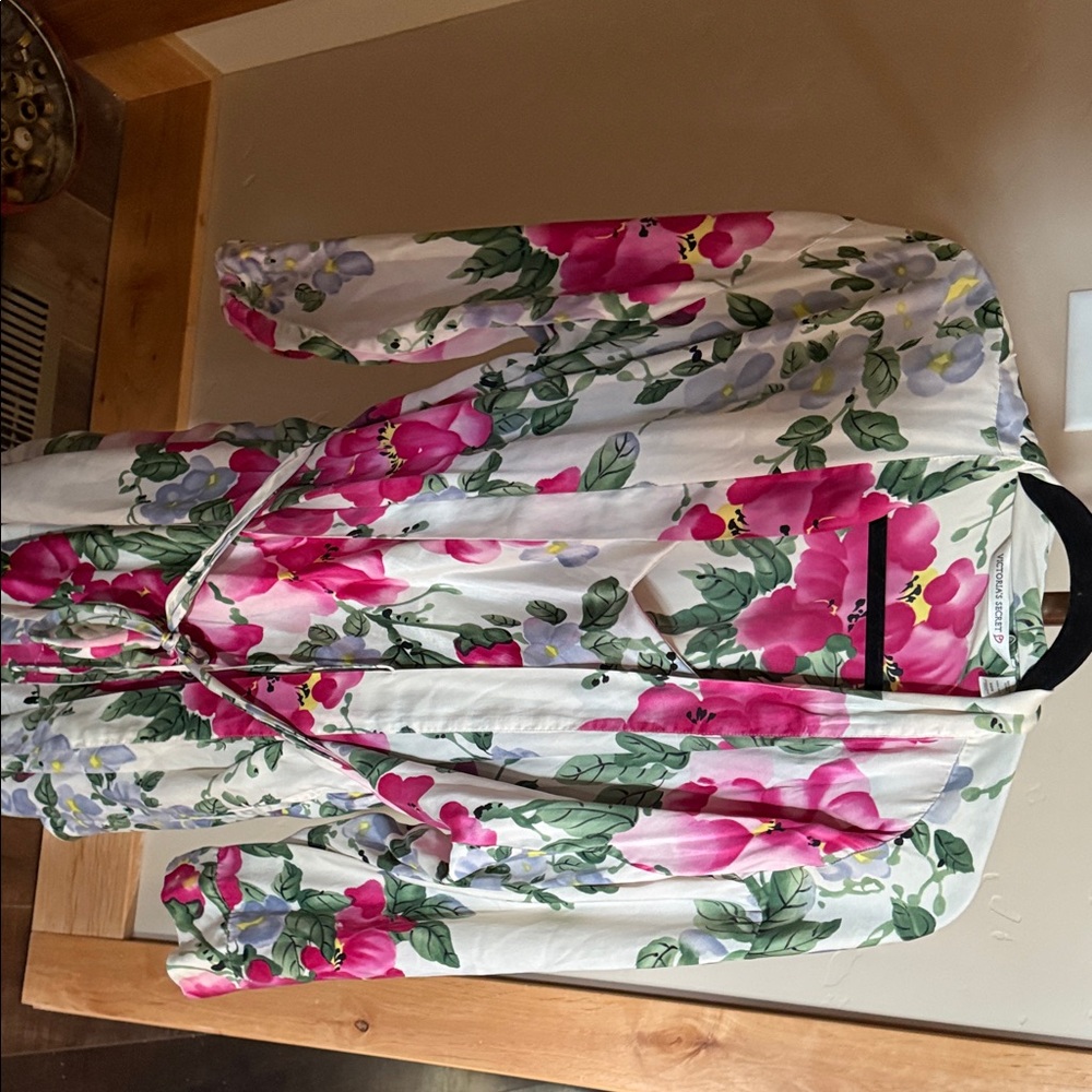 Vintage Set - Victoria's Secret Silk Floral Robe with matching nightgown